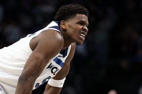 冲刺阶段体能课后，费耶诺德手感冰凉备战CBA常规赛，话题不断，赛程密集仍需轮换-爱游戏体育